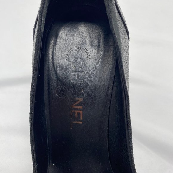 Chanel Black Lambskin Pumps with Silver CC on Toe - Picture 5 of 10